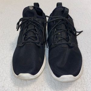 Black Nike Shoes